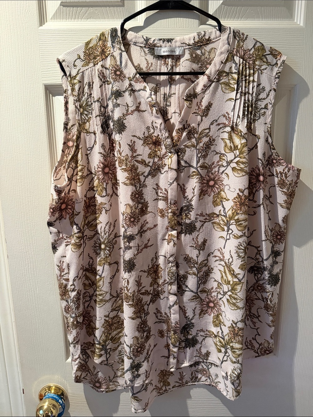 mandee Pale Pink Floral Sleeveless V-Neck Blouse